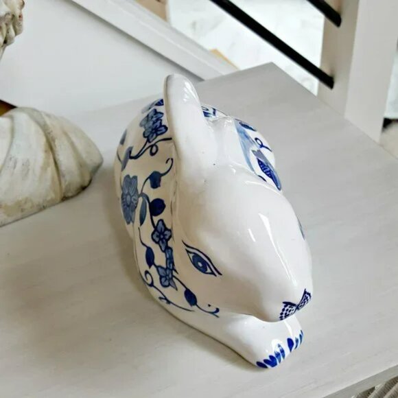 NWT! MIKASA Blue FLORAL TOILE BUNNY RABBIT DECOR - Picture 2 of 5